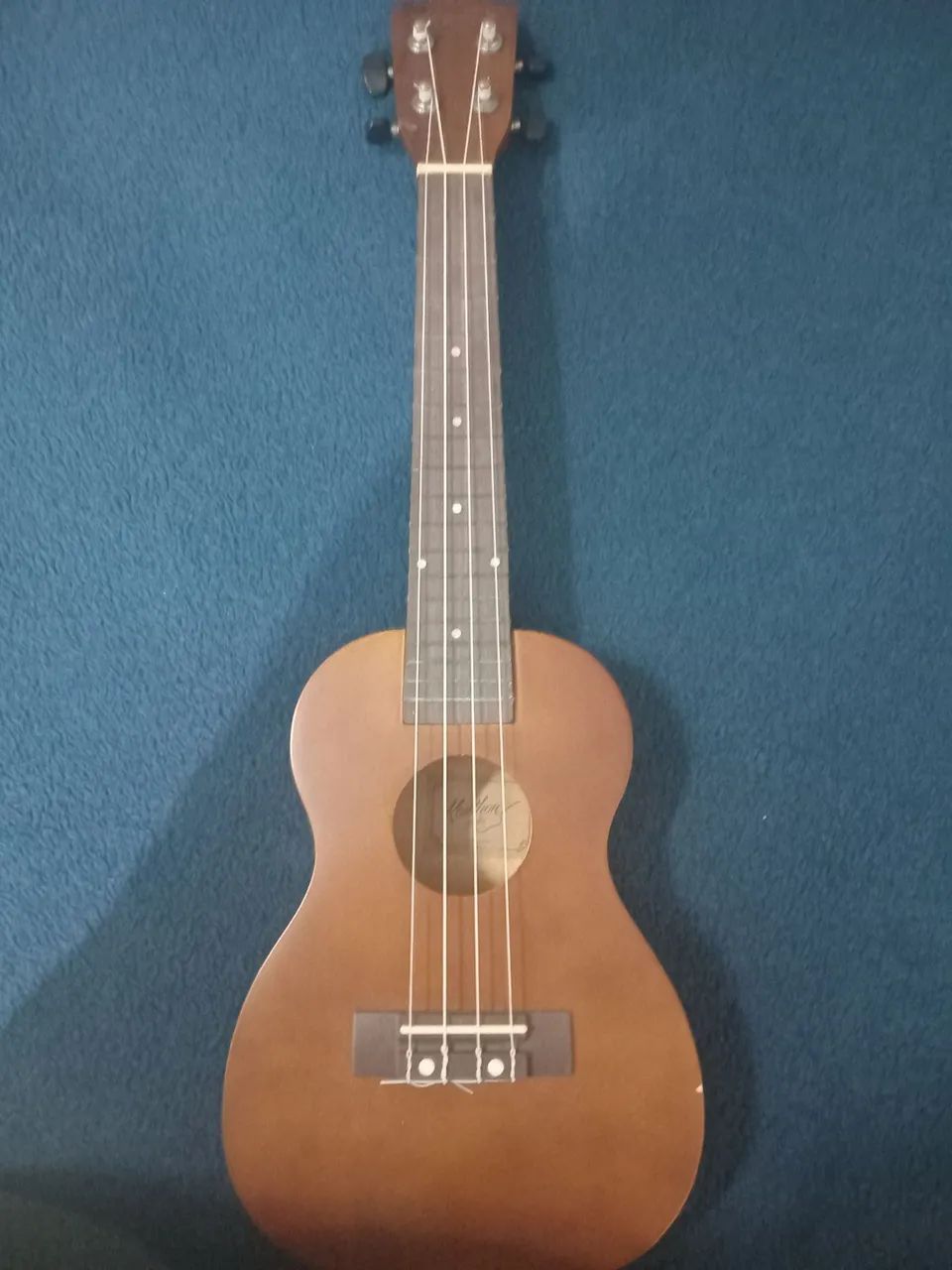 Ukulele Kanthon nunca usado 