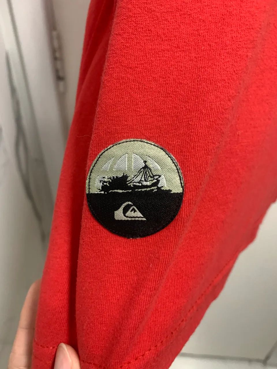 camiseta quiksilver vermelha M