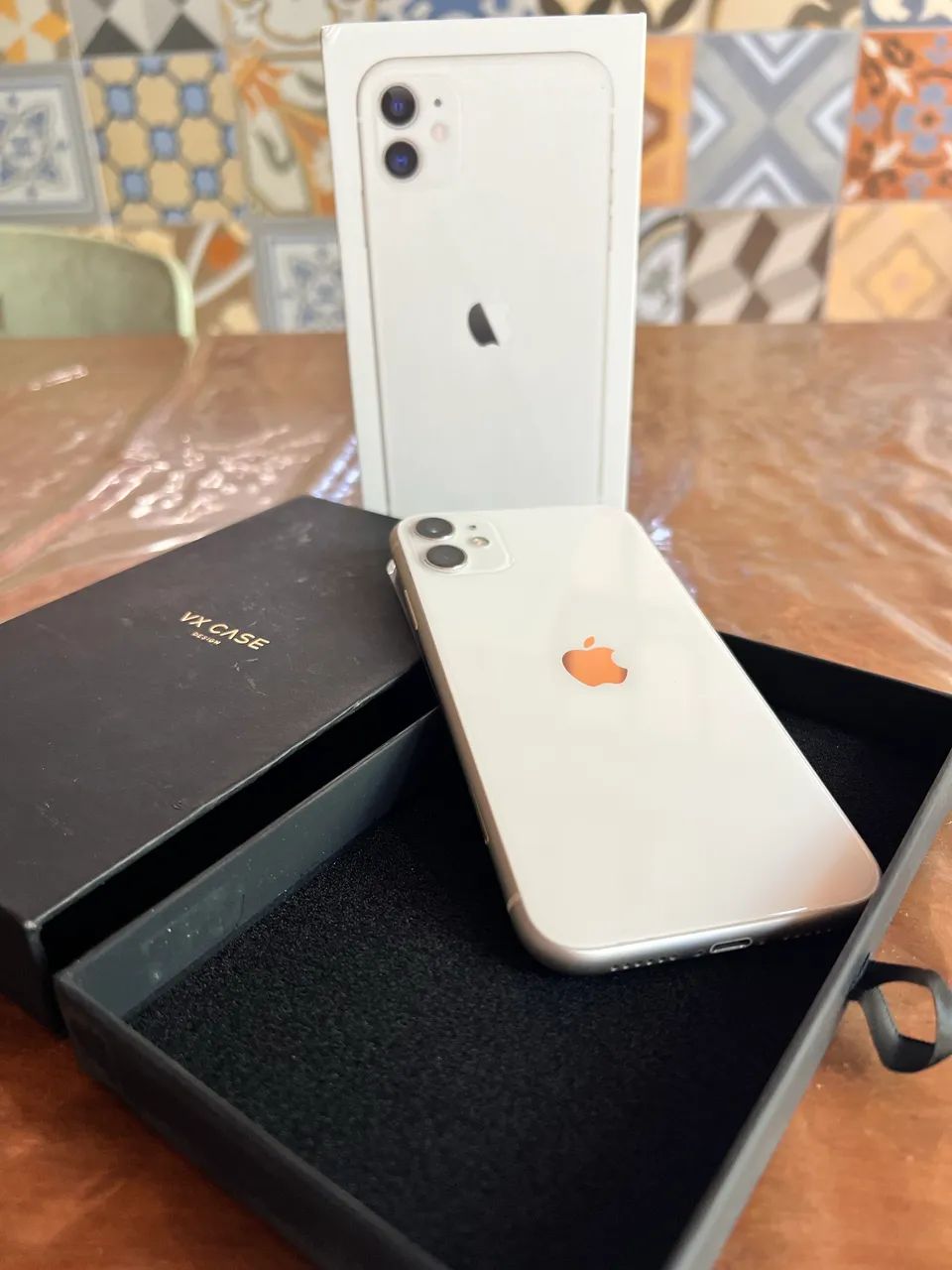 iPhone 11 64GB branco, ótimo estado, oportunidade 