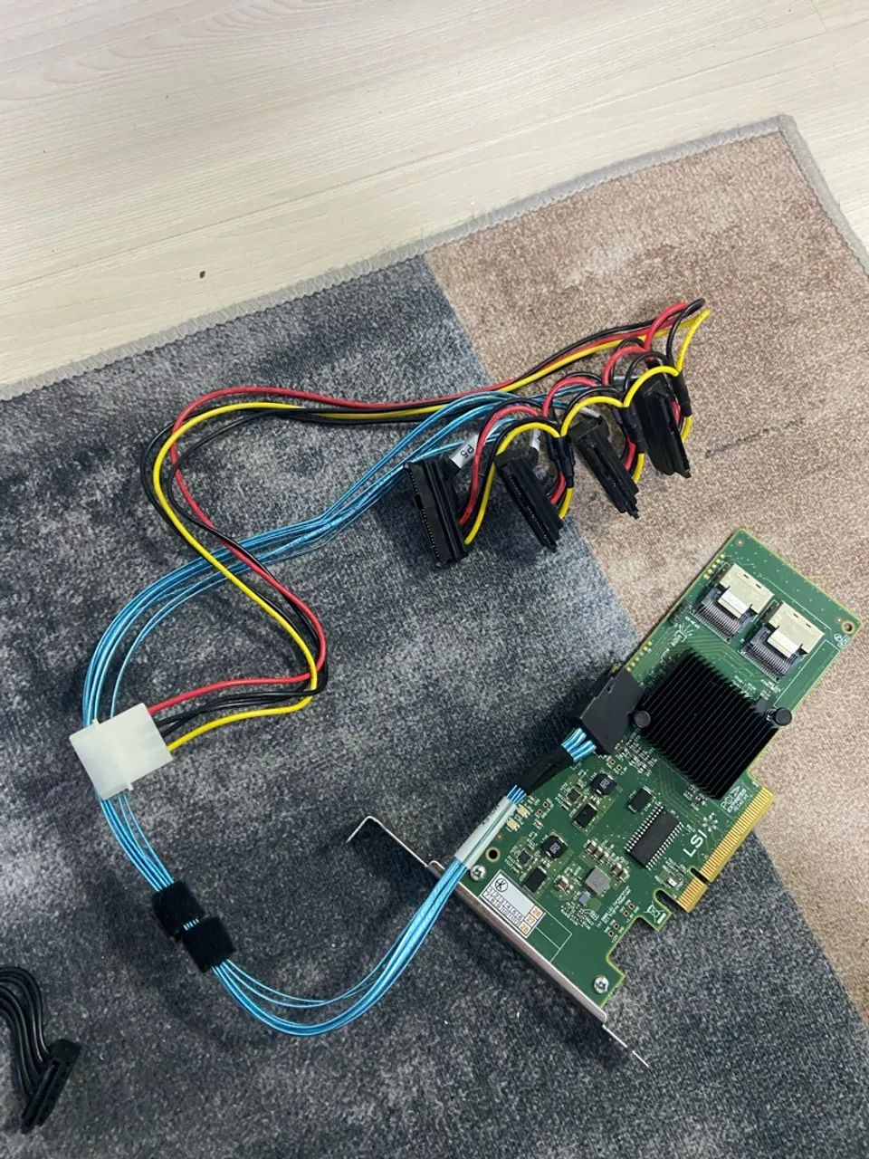 Controladora LSI9211-8i em modo IT com cabos - Foto 4