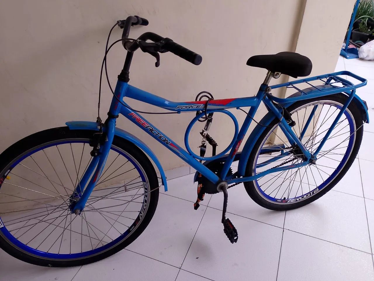 Vendo essa bicicleta semi nova - Foto 4