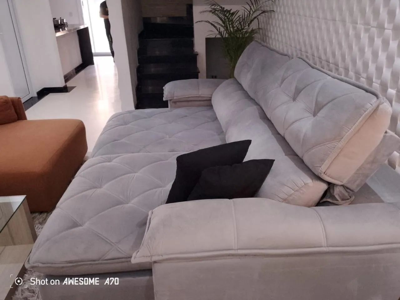 Sofá retrátil e reclinável seminovo - Foto 3