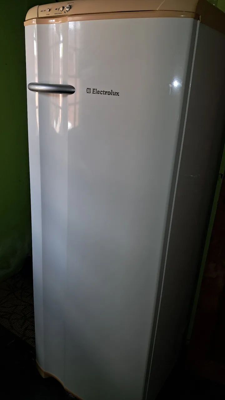 GELADEIRA ELETROLUX NOVA $1.400 - Foto 2