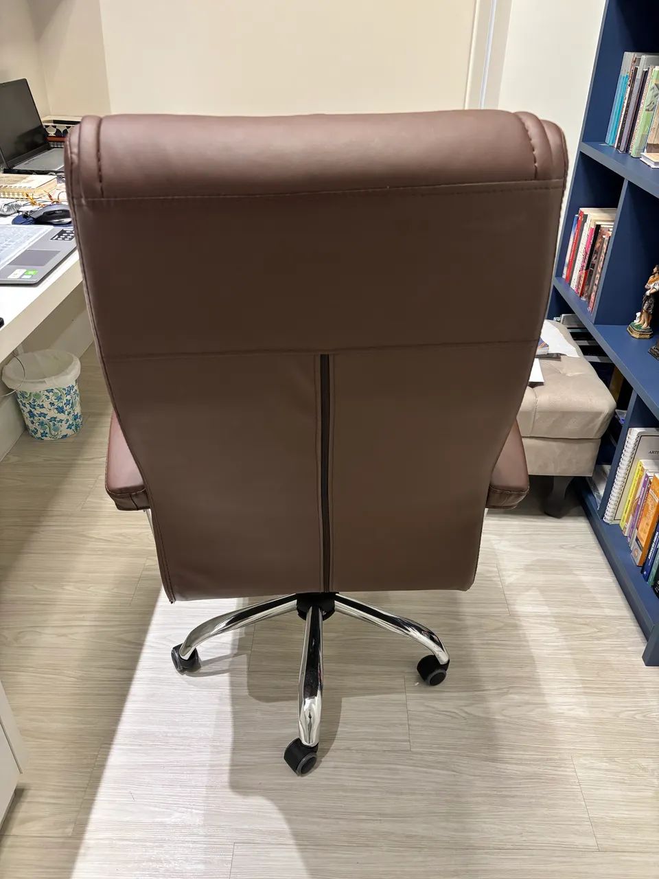 Cadeira Presidente Executiva Marrom - Escritório / Home Office - Foto 4