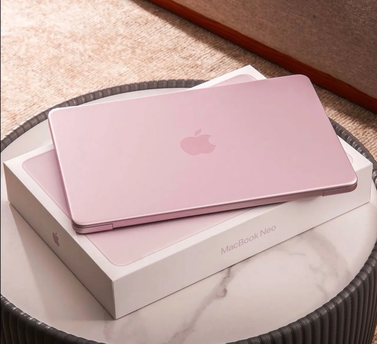 MacBook neo 256GB e 512GB, disponível todas as cores - Notebooks