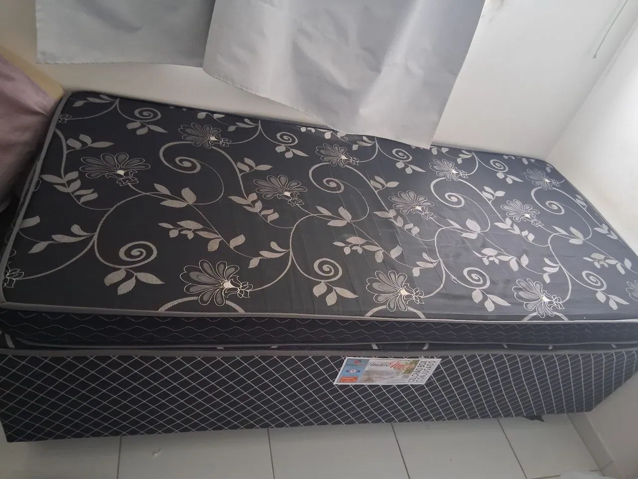 CAMA BOX SOLTEIRO COM COLCHÃO 