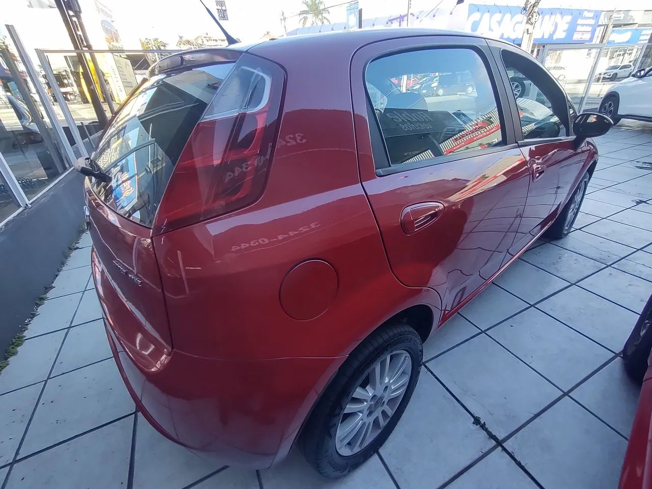 Fiat Punto Attractive 1.4 Fire Flex 8V 5P 2011 - Foto 4