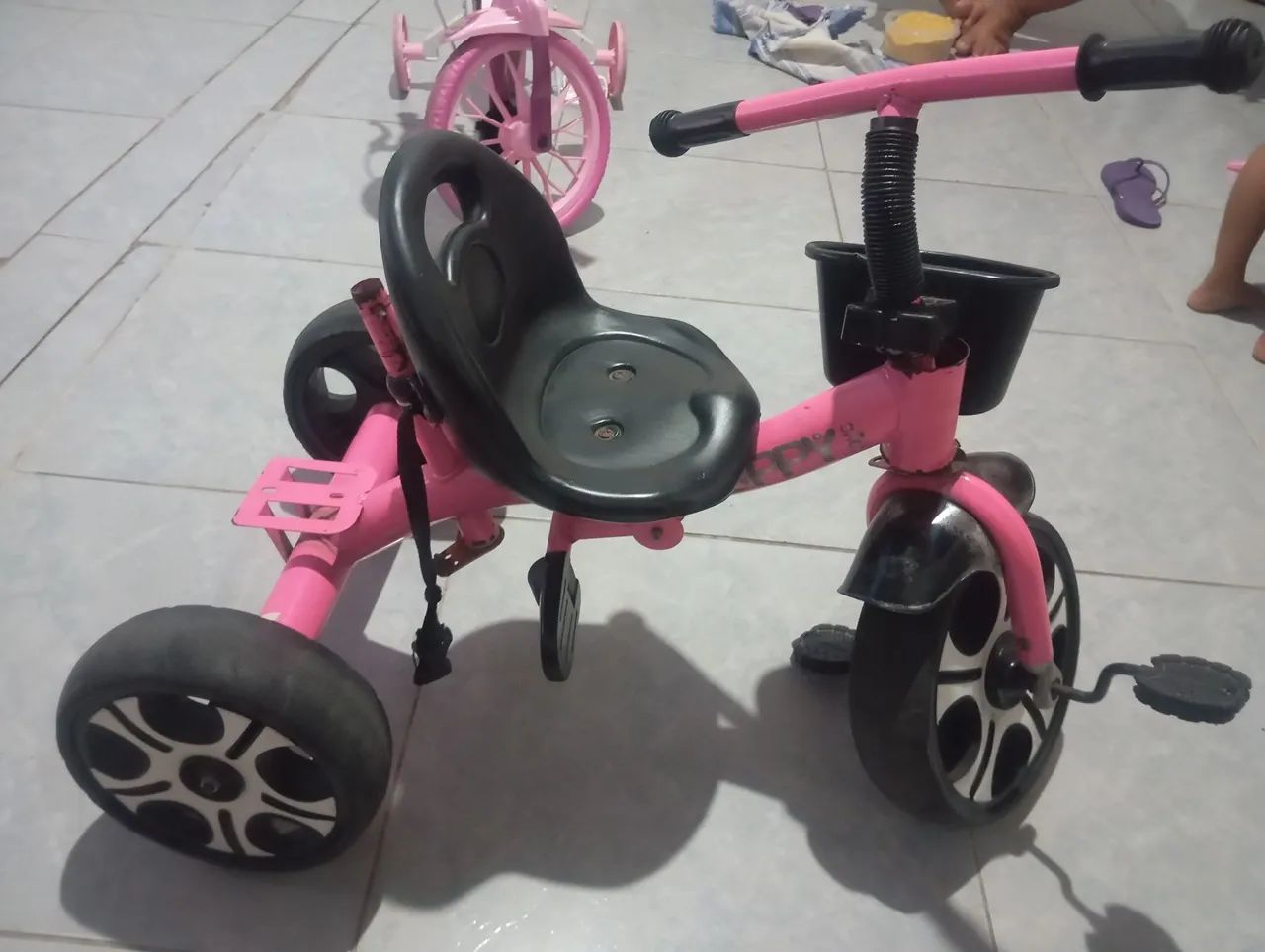 Triciclo infantil /com defeito - Foto 4