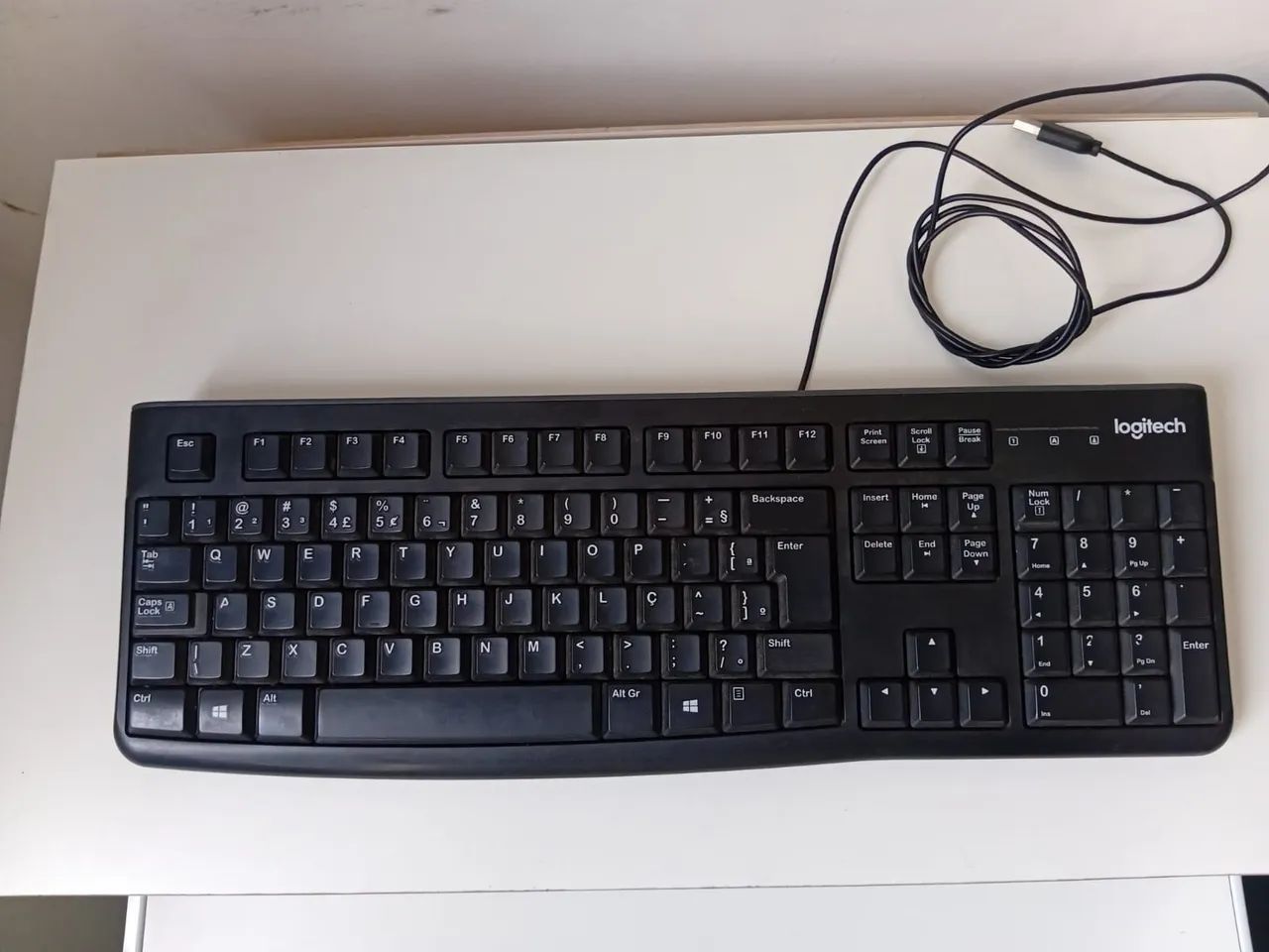 Kit com 4 Teclados Usados + Teclado HP de Brinde