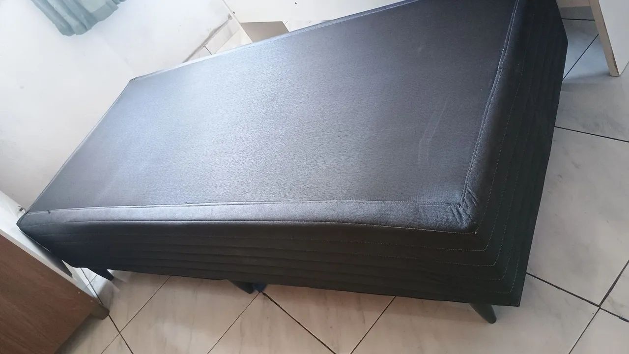 Vende-se base para cama box de solteiro 