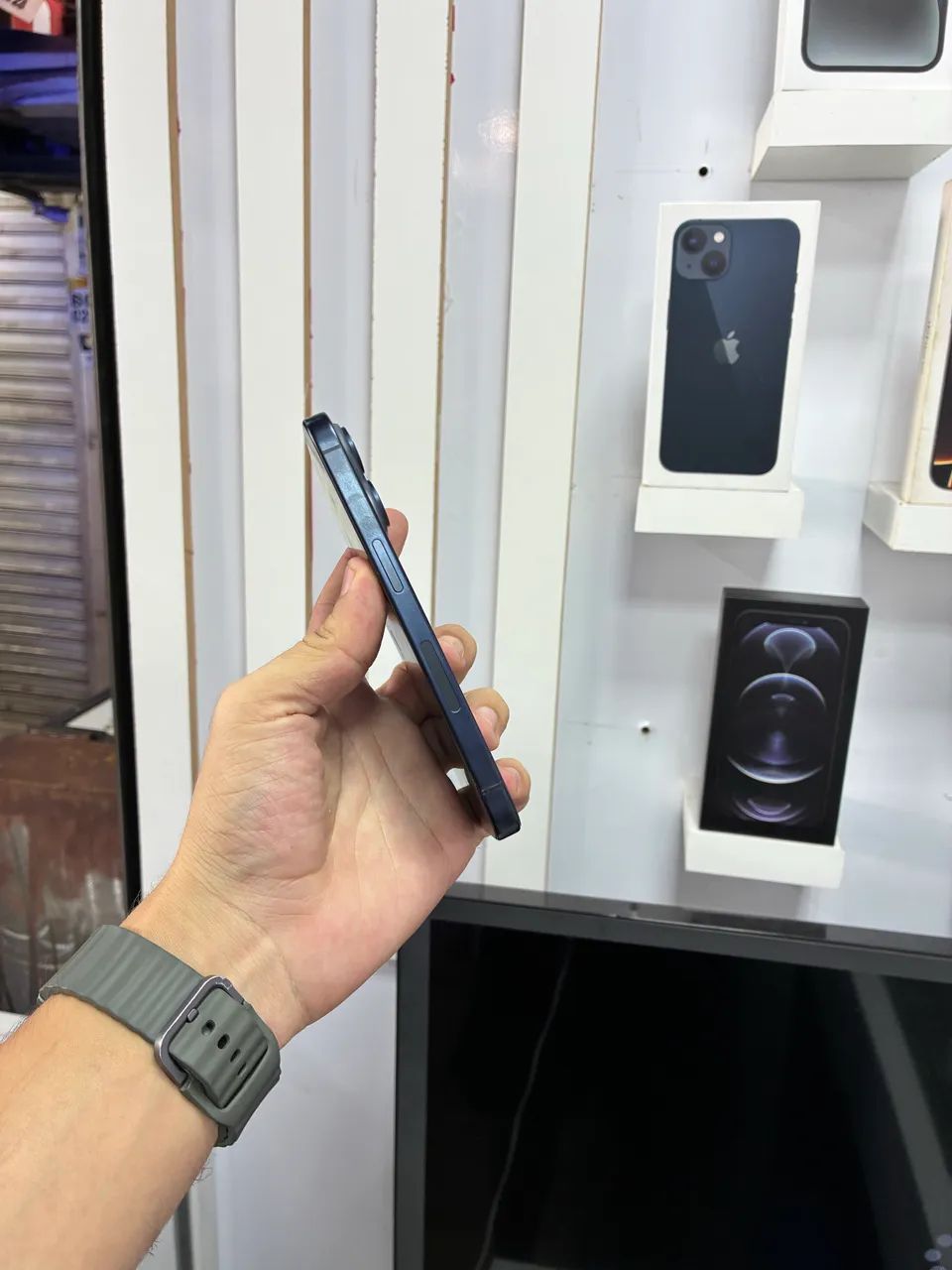 IPHONE 15 PRO - 256GB  - Foto 2