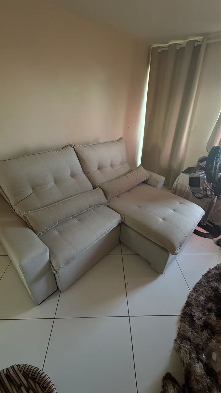 Sofá de 5 mil por 3.499- pouquíssimo usado + 2 forros para ele
