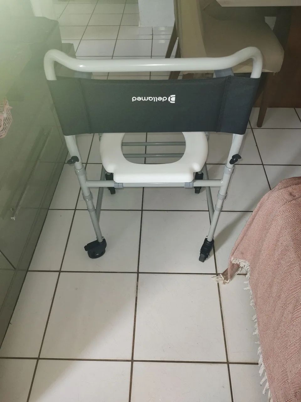 Cadeira de banho simples  - Foto 3
