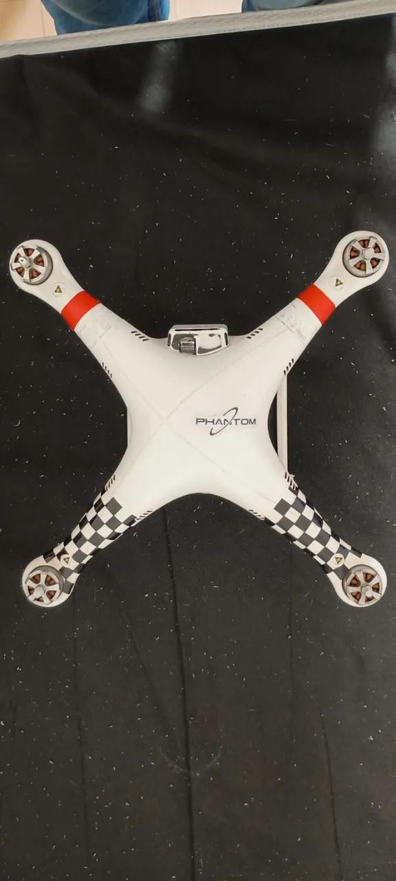 Drone Phantom 1(funciona) usado portinha da bateria quebrada e 1esc não acende - Foto 3