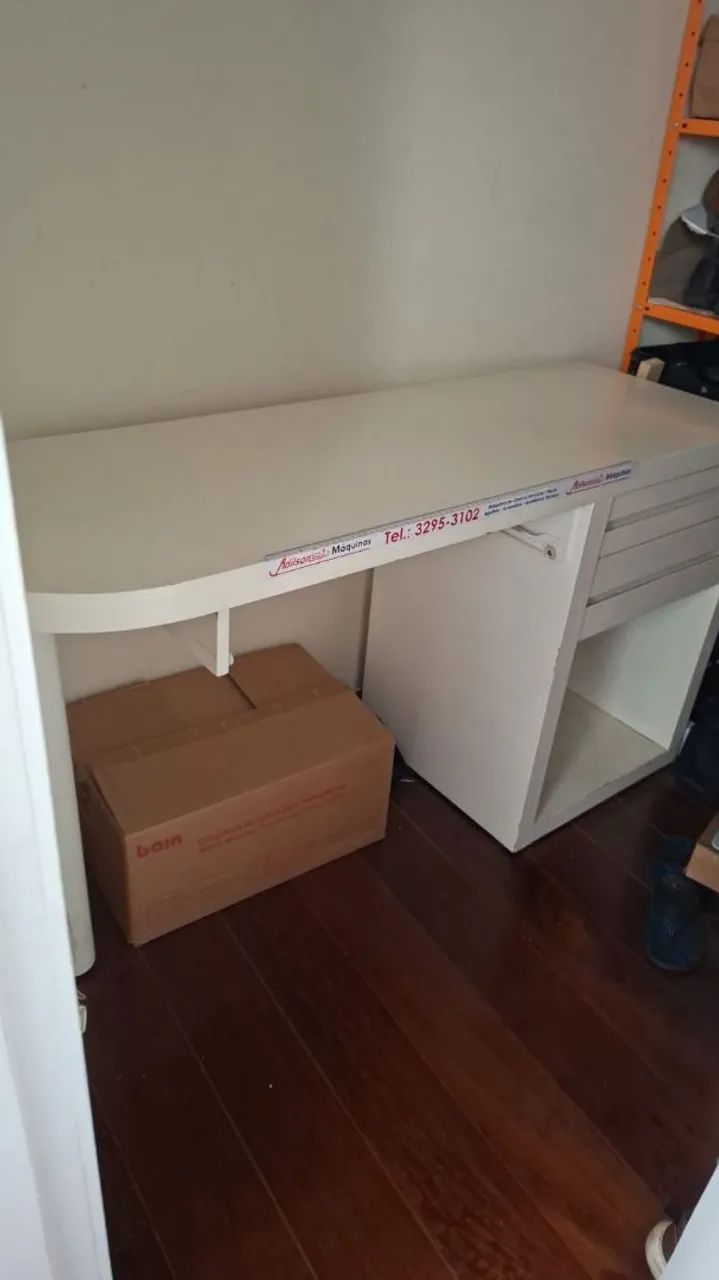 Escrivaninha / Mesa de trabalho 