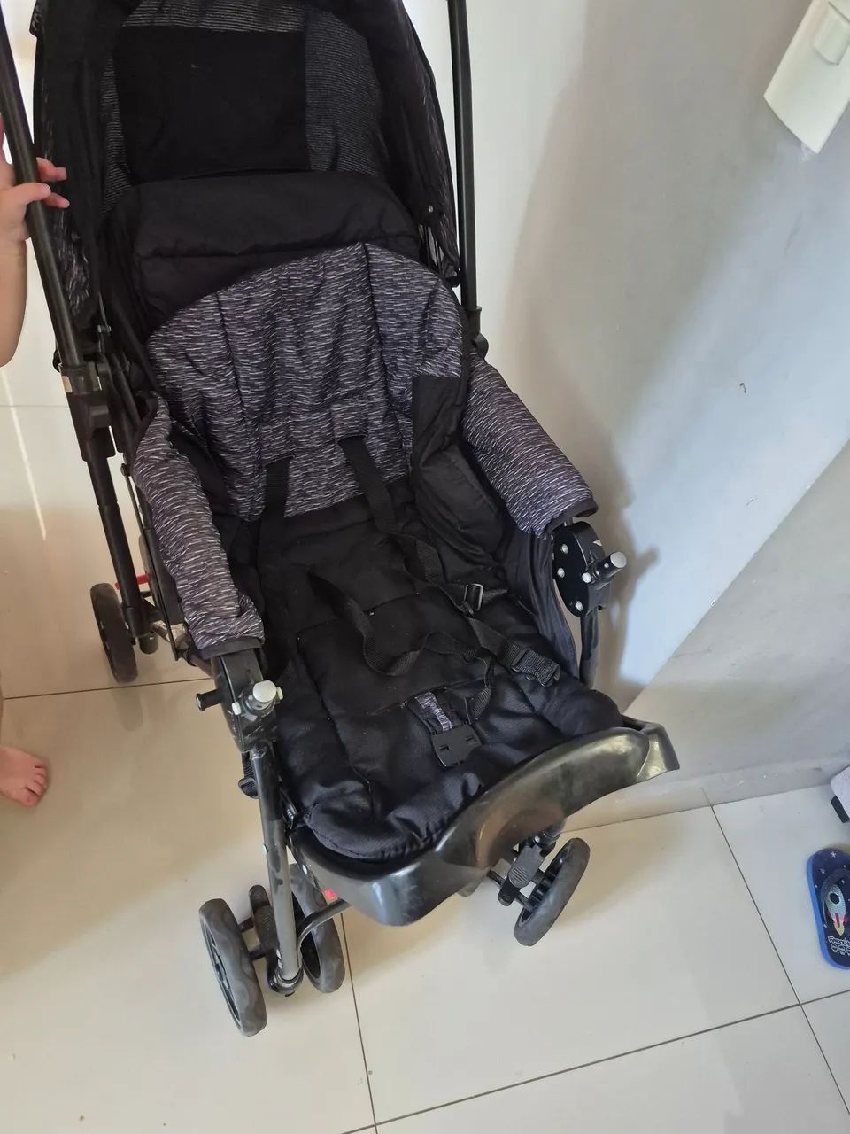 Carrinho de bebê cosco bem conservado 