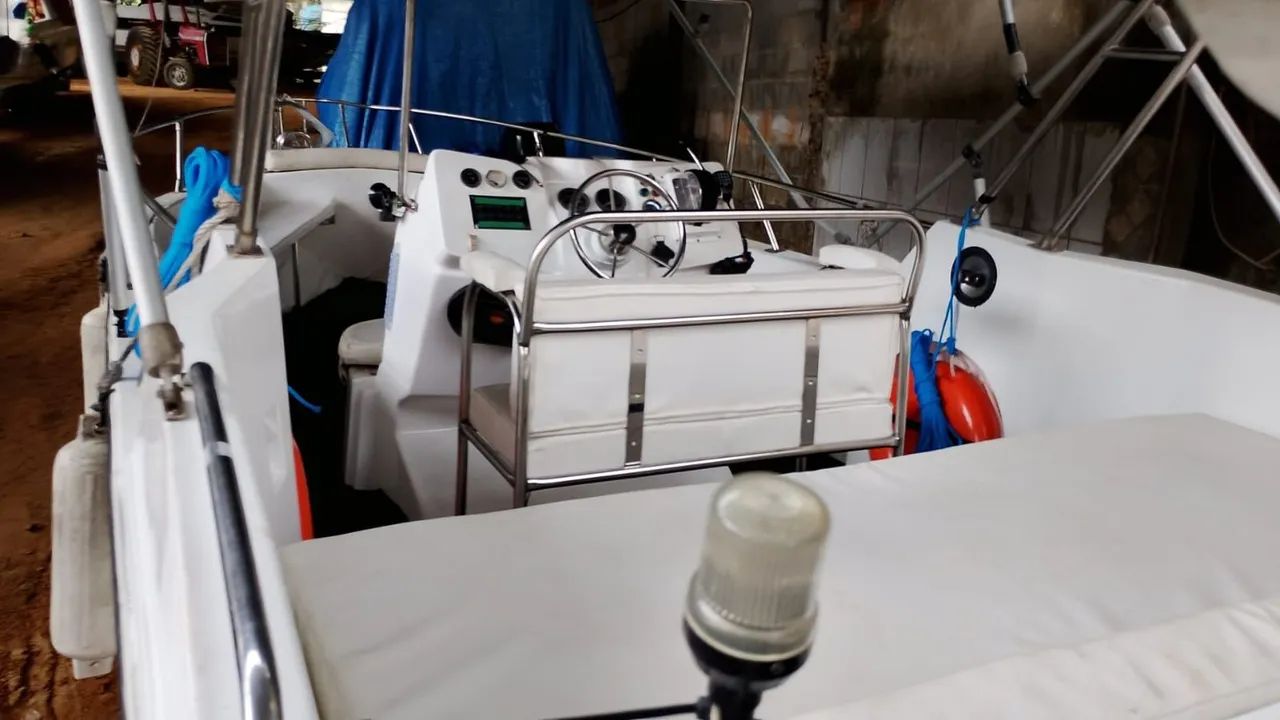 Vendo lancha 24 pés  - Foto 4