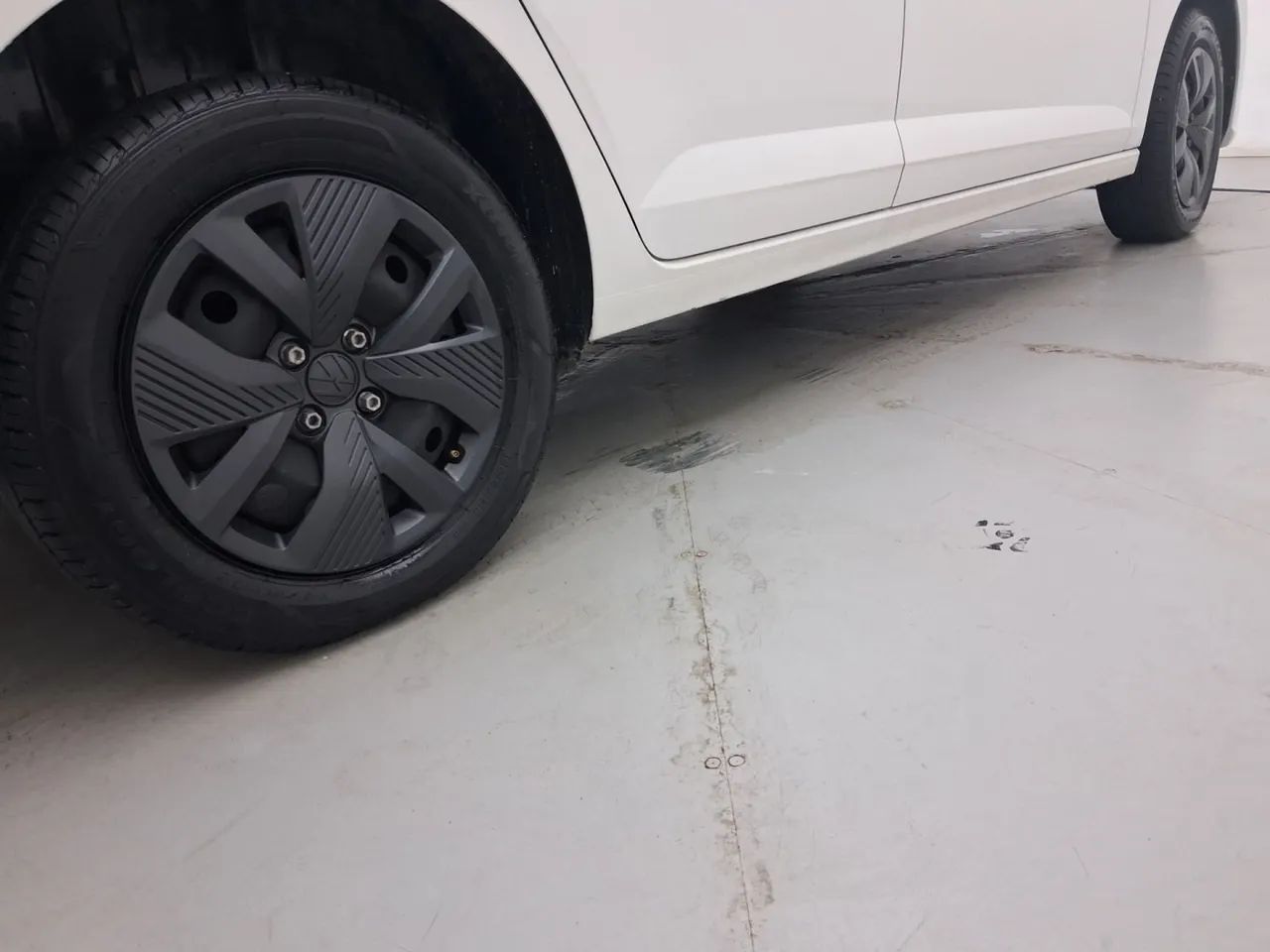 Volkswagen Polo Track 1.0 Flex 12V 5p, foto 14 de 18