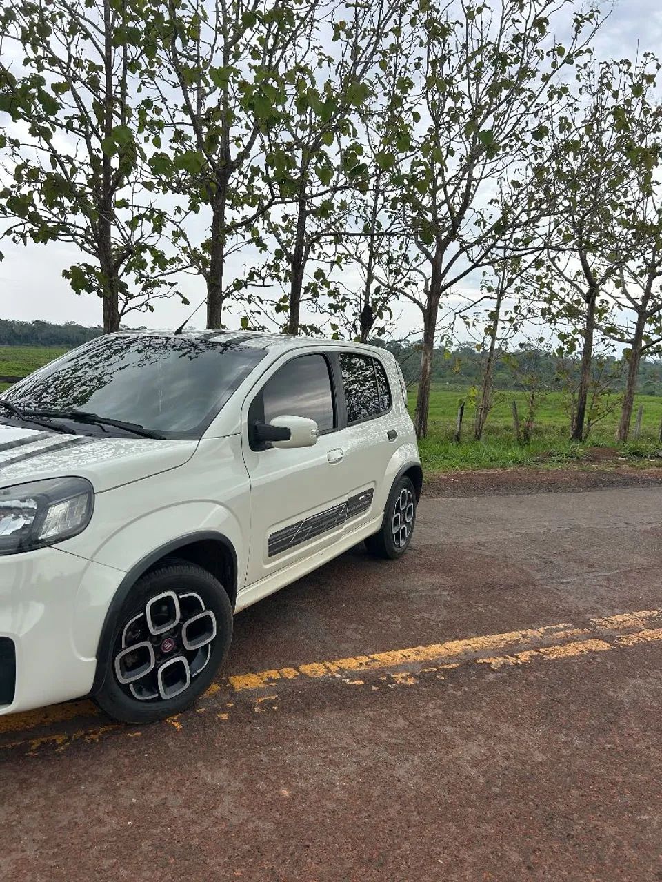 Fiat Uno Sporting Dualogic 1.4 EVO Flex 8V 4P 2015 - Foto 3
