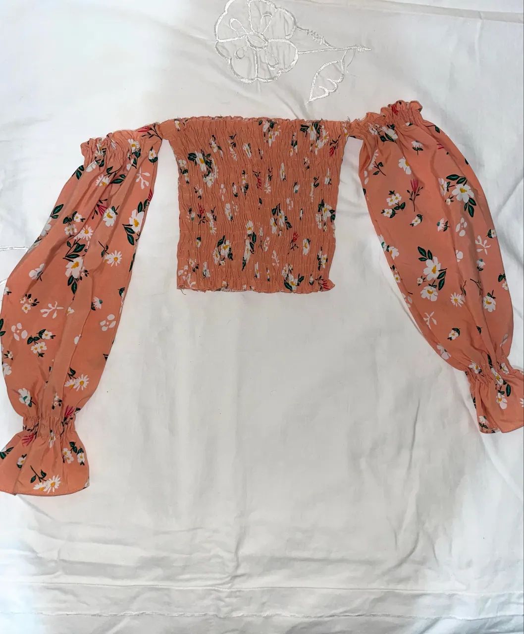Cropped de manda longa florido  - Foto 2