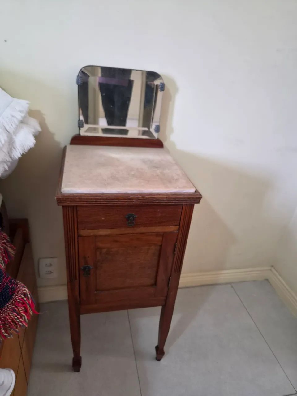 Mesa de cabeceira