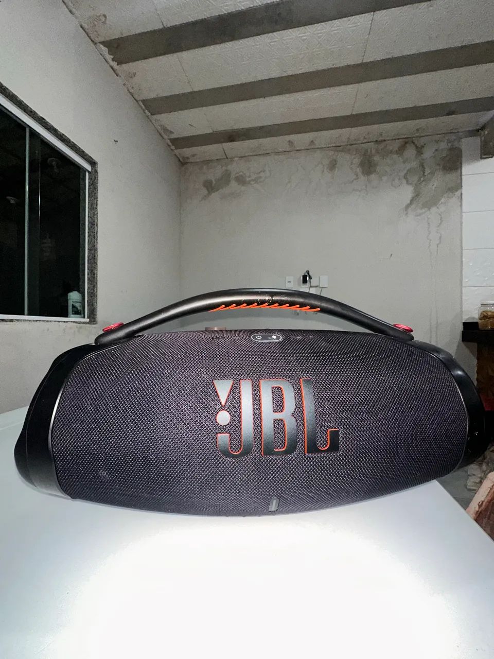 vendo jbl boombox 3