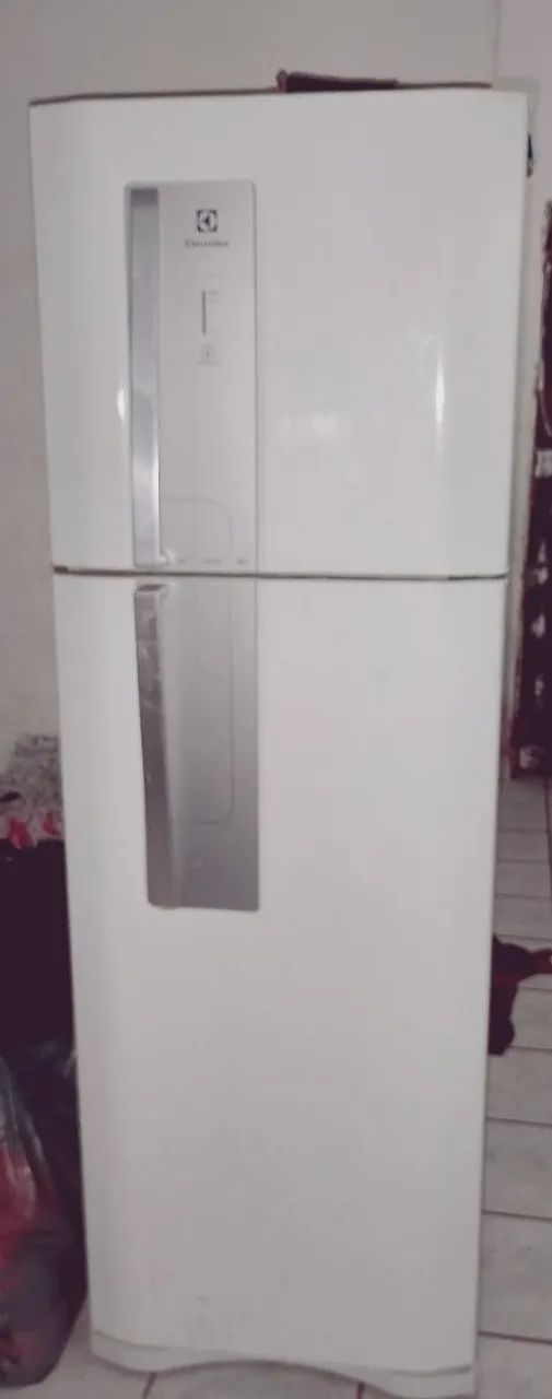 Geladeira Eletrolux duplex Frost Free 