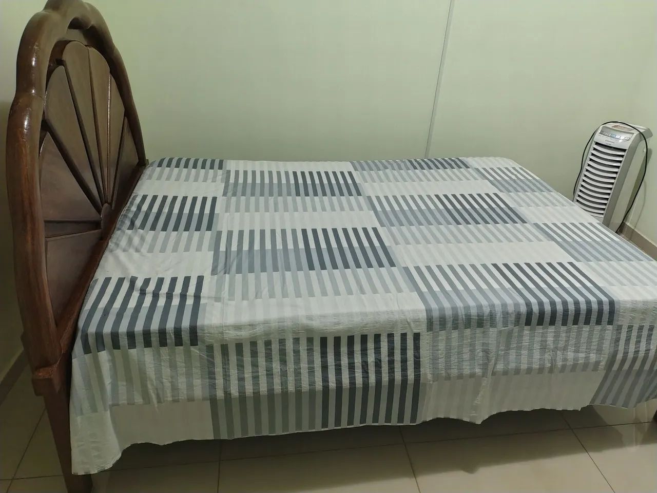 Cama casal sucupira em ótimo estado  - Foto 3