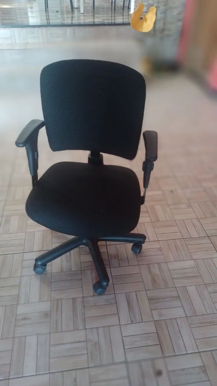 Vendo cadeira rotatória 