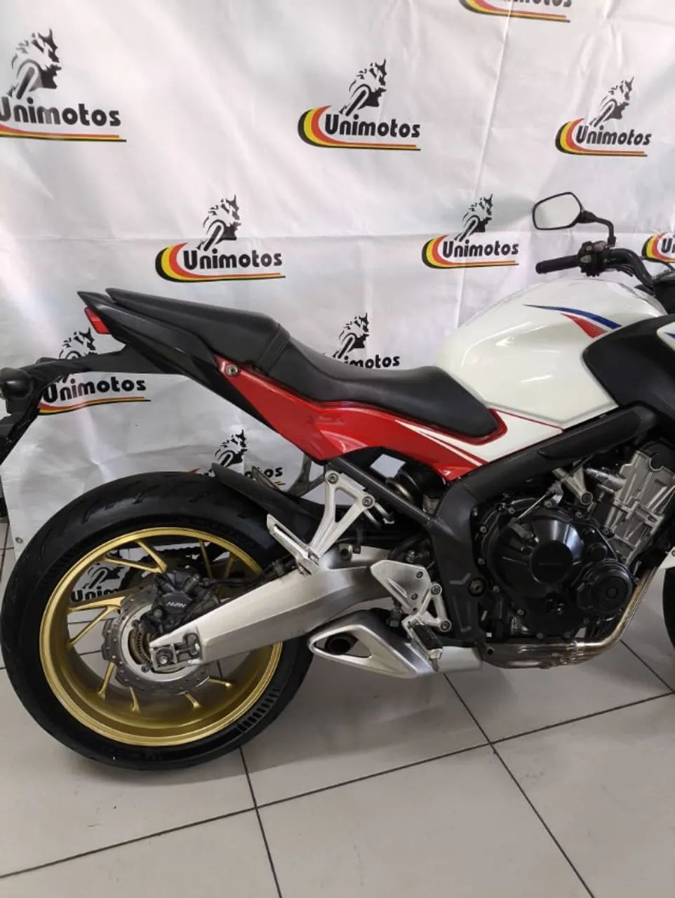 CB 650F - 2014/2015 - KM BAIXA!! - Foto 4