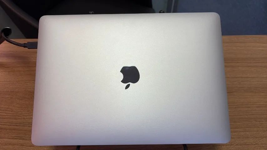 MacBook Pro 13インチ　Intel Core i5 2016 MacBook Pro (13 polegadas, 2016, Four Thunderbolt 3 Ports) Intel