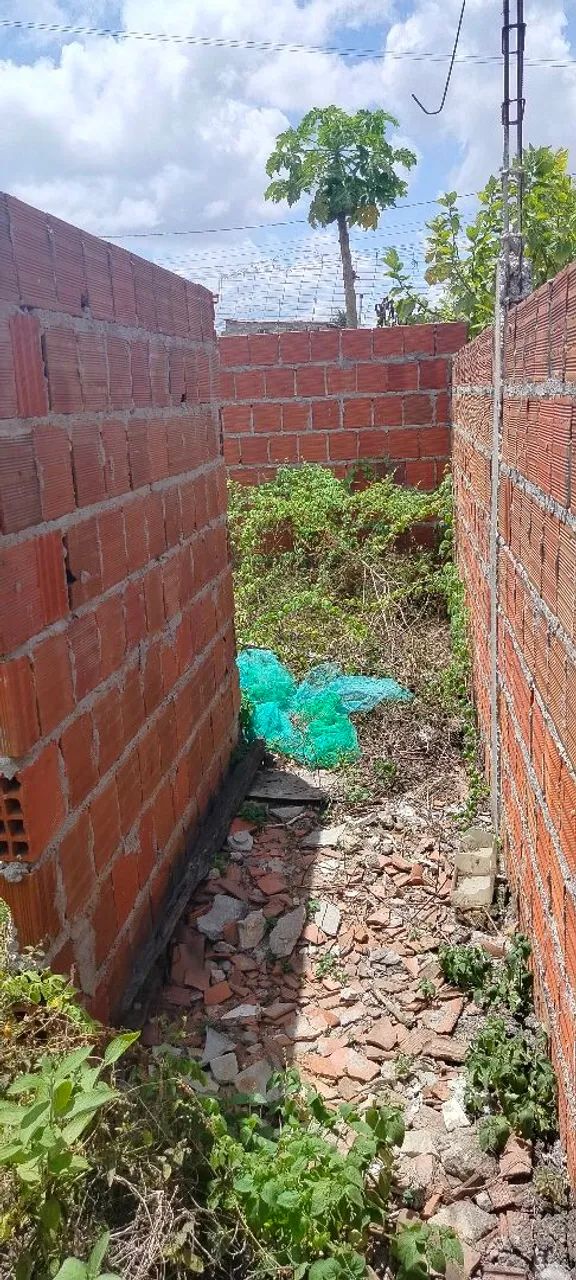Terreno com a casa em andamento  - Foto 5