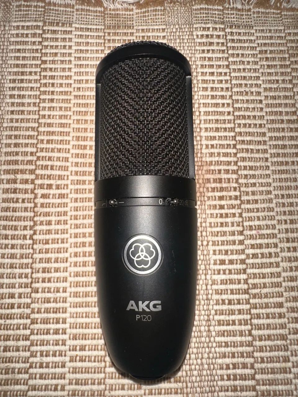 AKG P120 Microfone Condensador Profissional de Estúdio +