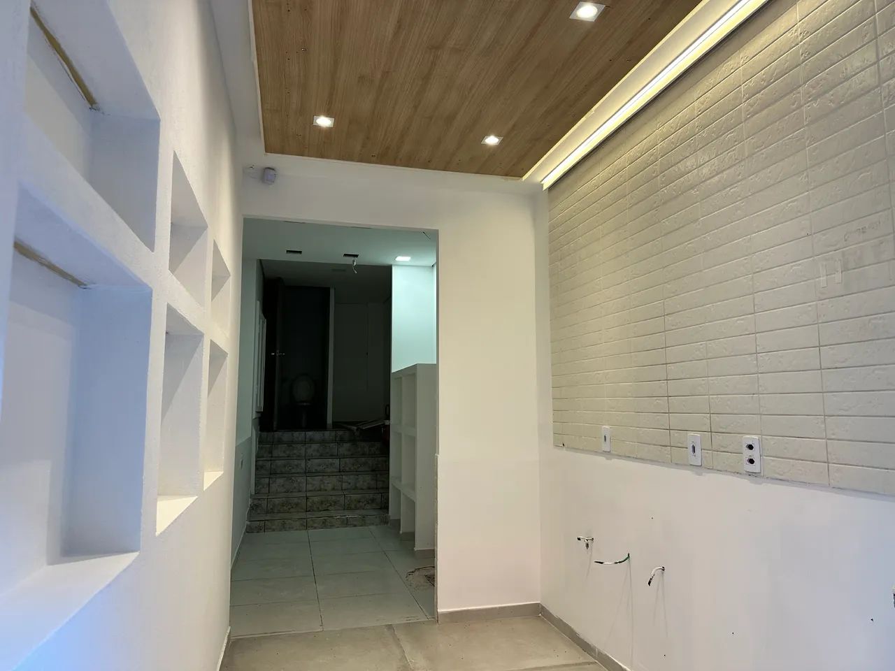 Aluga-se Sala Comercial no Centro