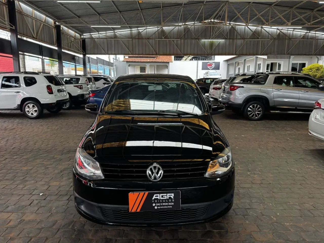 Volkswagen Fox 1.0 MI Total Flex 8V 5P 2011 - Foto 2