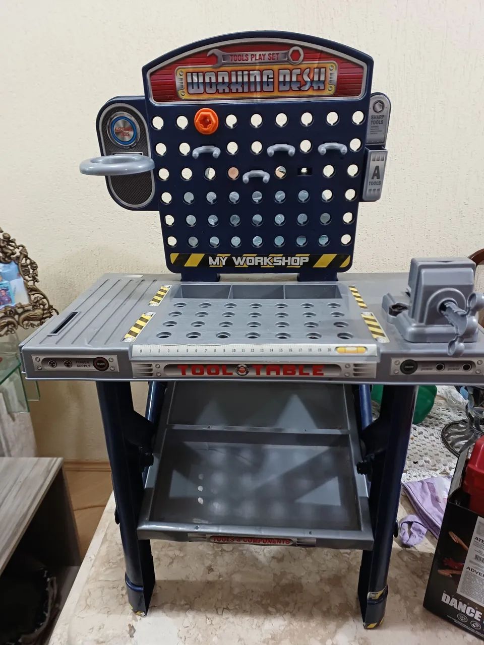 Brinquedo bancada de ferramentas 