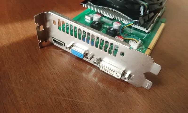 Placa de video Pci express geforce gt 240 1Gb - Foto 2