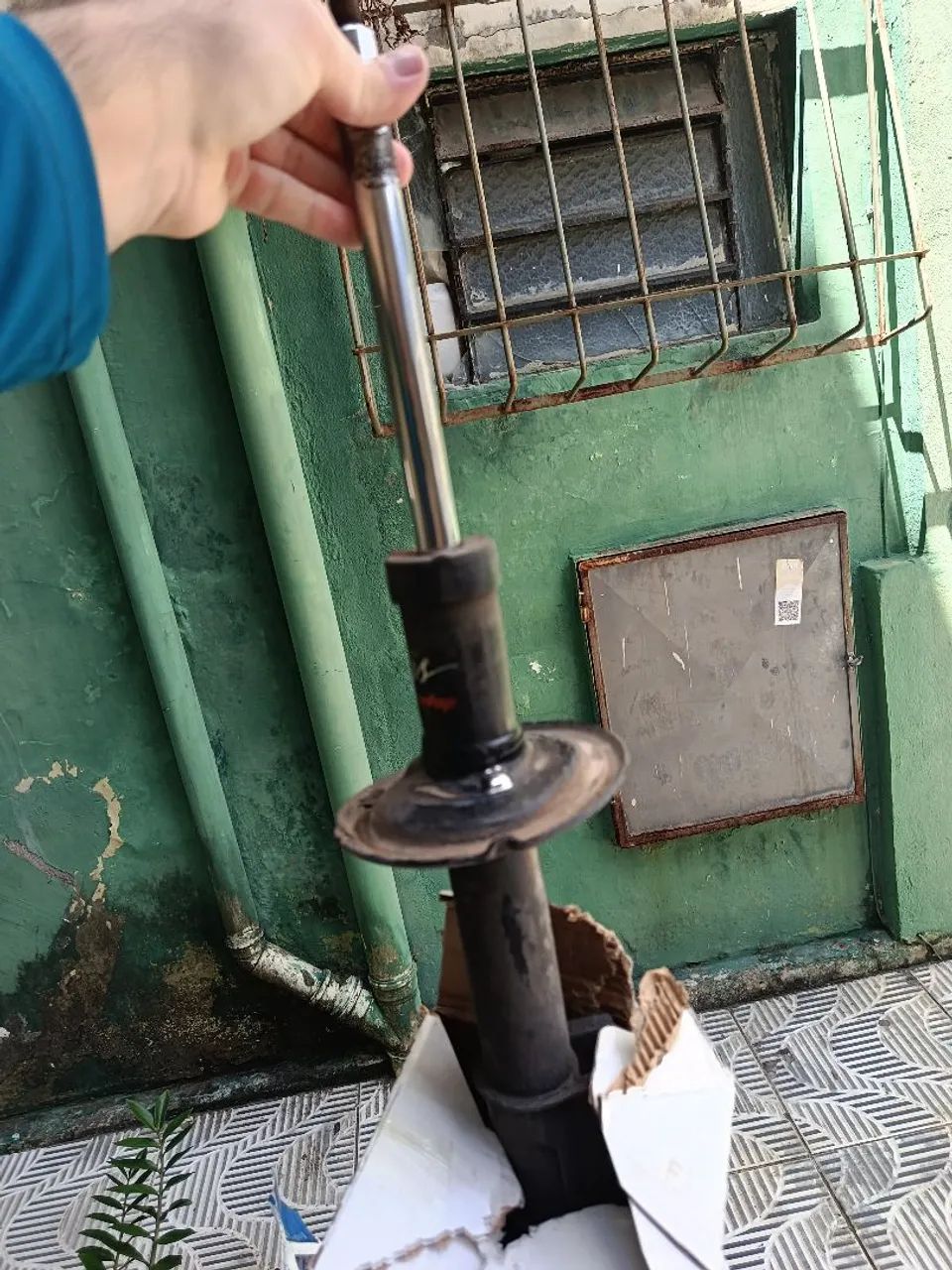Amortecedor dianteiro usado Etios - Foto 5
