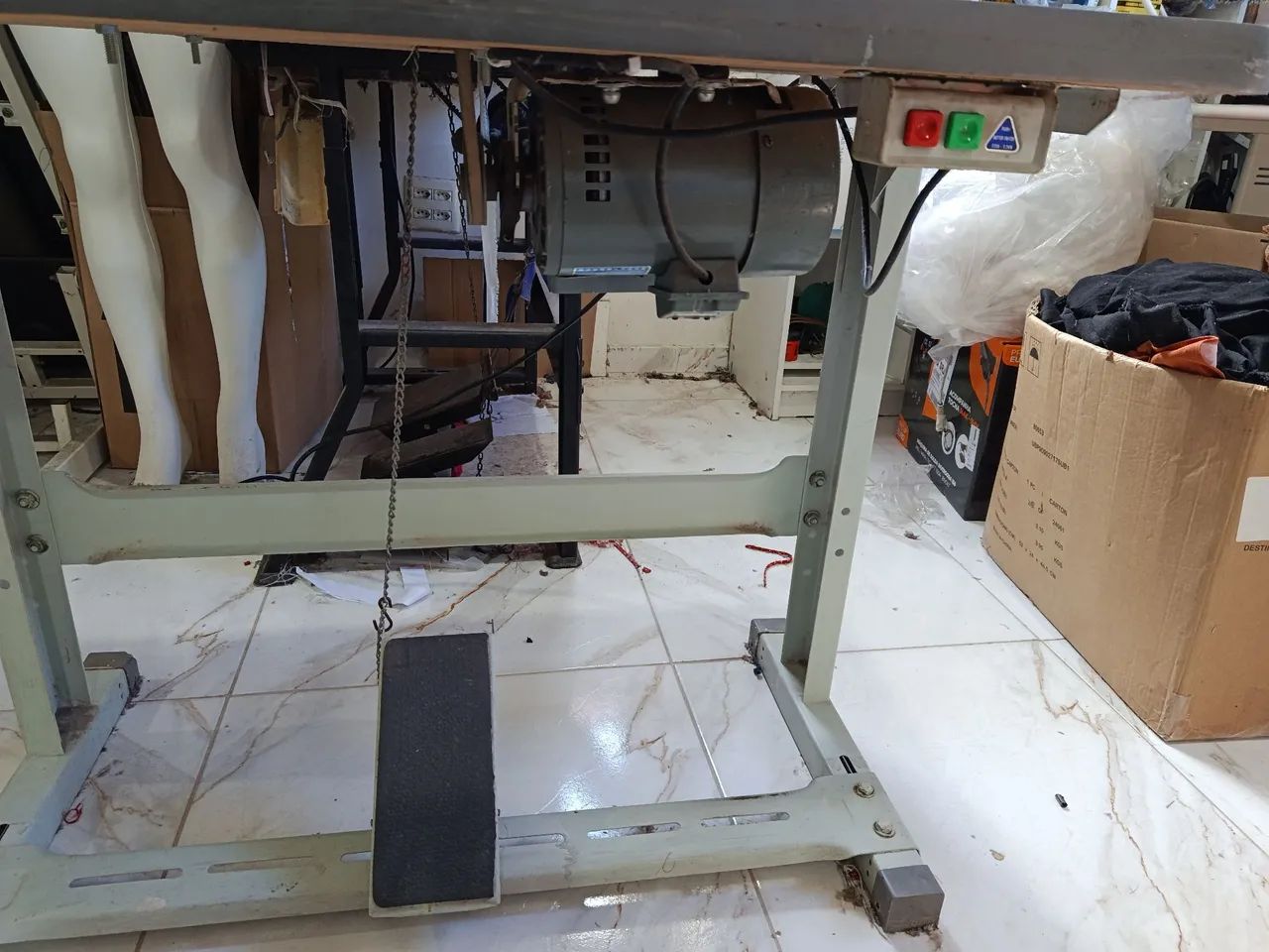 Máquina Botoneira Industrial Siruba PK511-U - Perfeito Estado - Foto 4