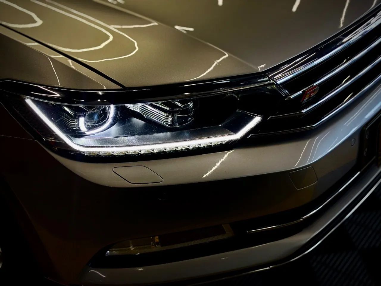 Volkswagen Passat Highline 2.0 TSI 220cv Tip. 2017 - Foto 4