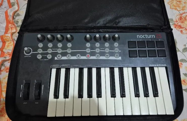 Novation Nocturn 25 teclas