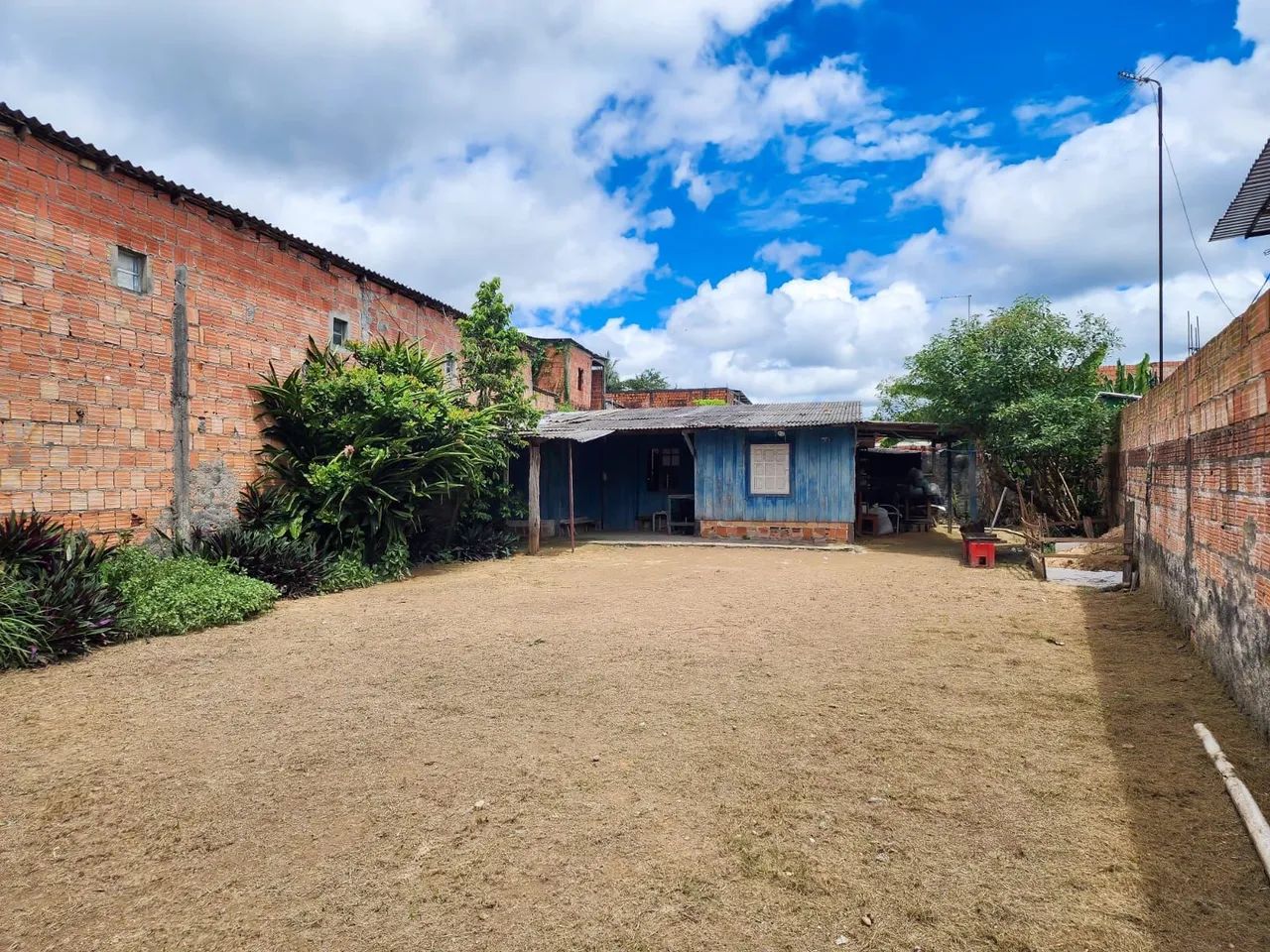 Casa com Quintal/Kitnets/Ponto Comercial  - Foto 2