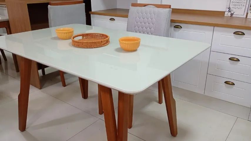 MESA ELEGANCE, mede 90x140 + 4 cadeiras no veludo cinza. - Foto 2
