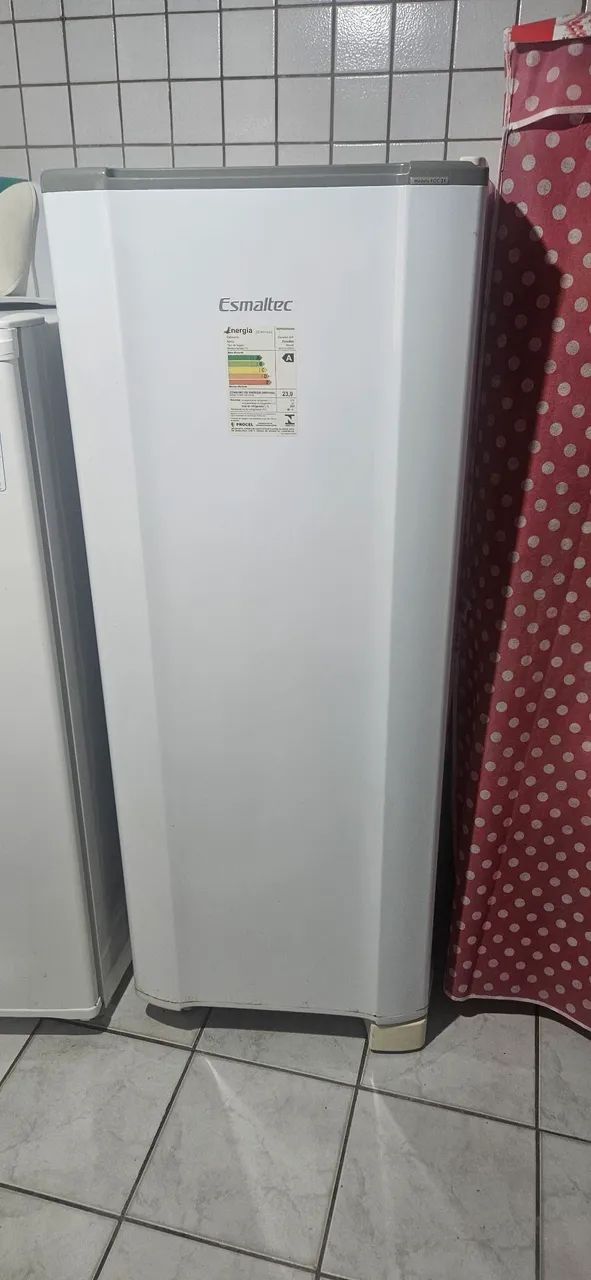Geladeira Esmaltec