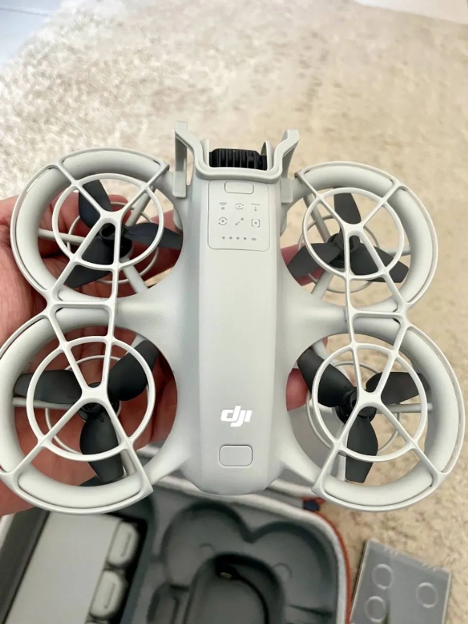 Drone DJI Neo Combo Fly More + Case + Acessórios  - Foto 3