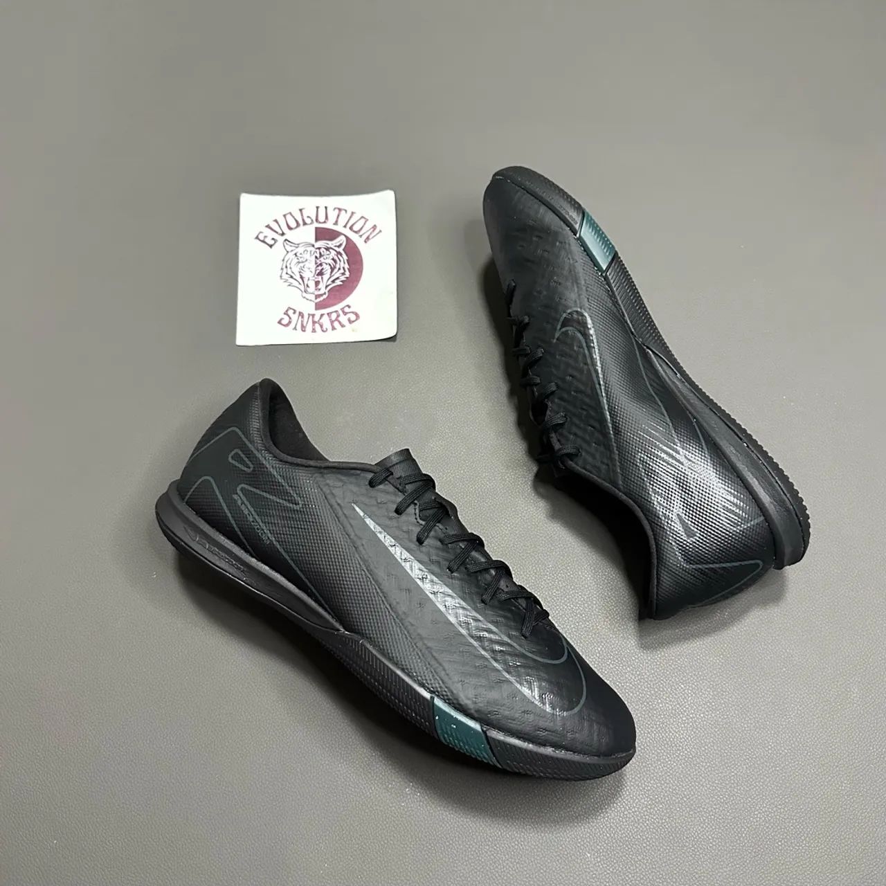 Chuteira Futsal Nike Mercurial Zoom Vapor 16 - Calçados Esportivos