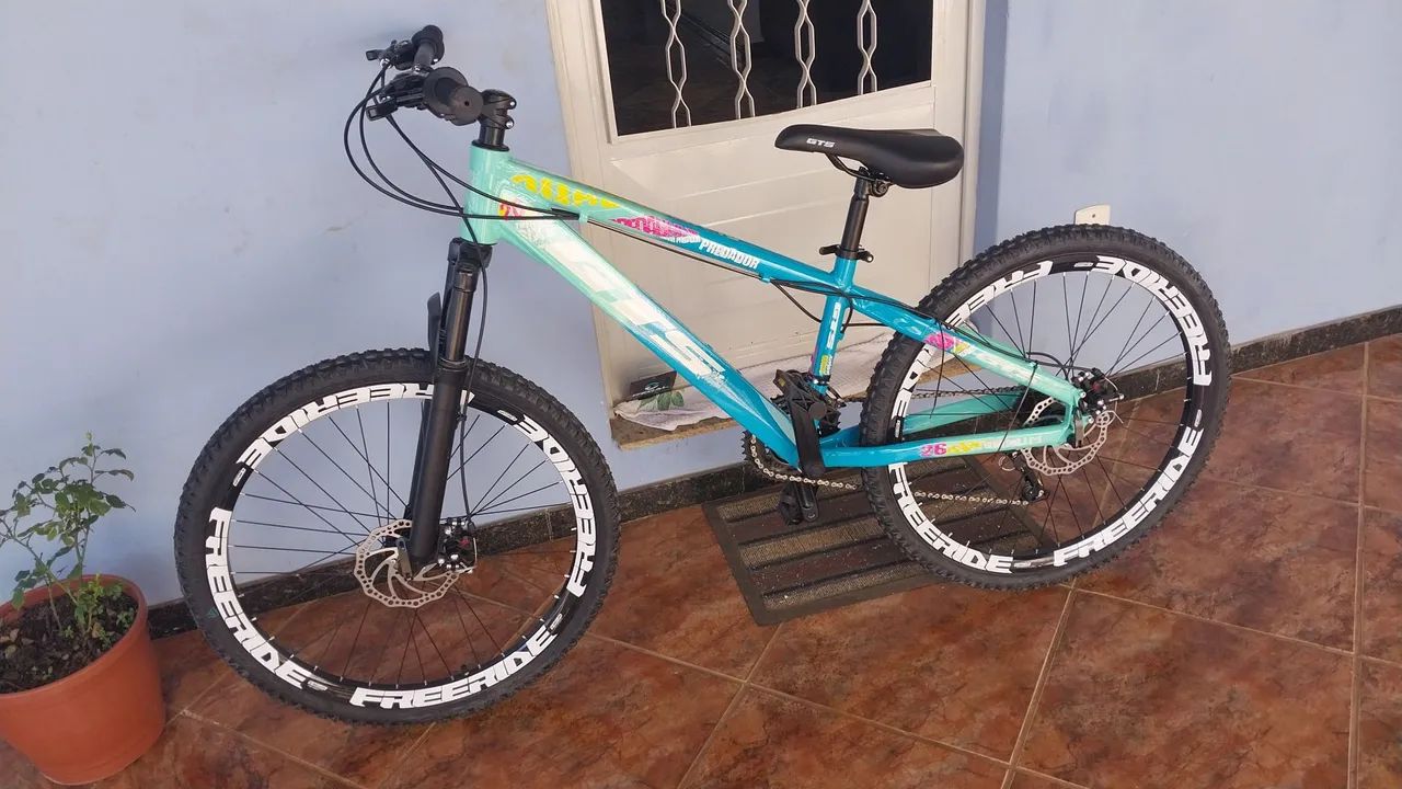 Vende-se bicicleta nova, sem uso, perfeito estado