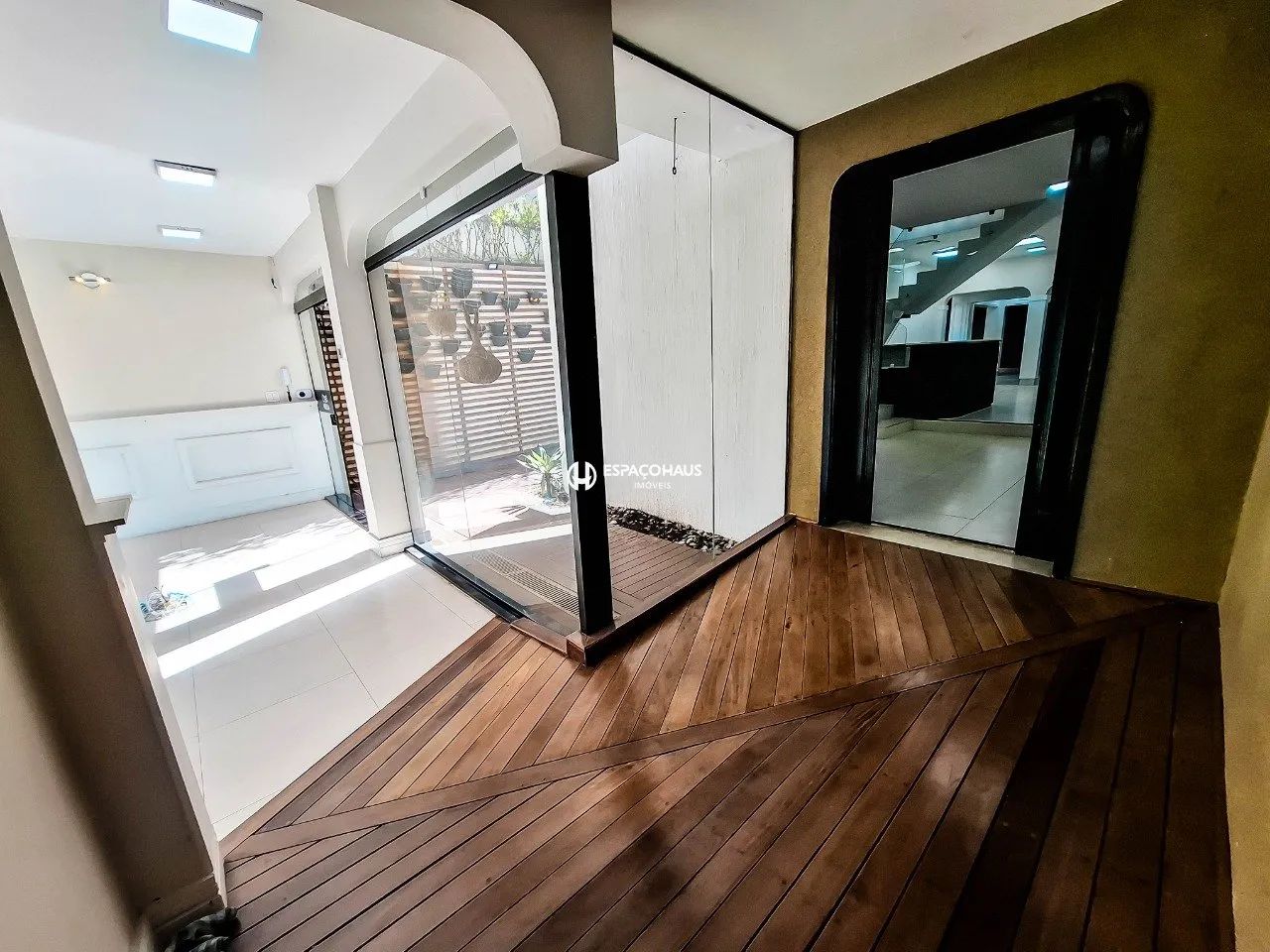 Casarão Comercial para Alugar ou Vender no Centro em Indaiatuba - SP - Foto 5