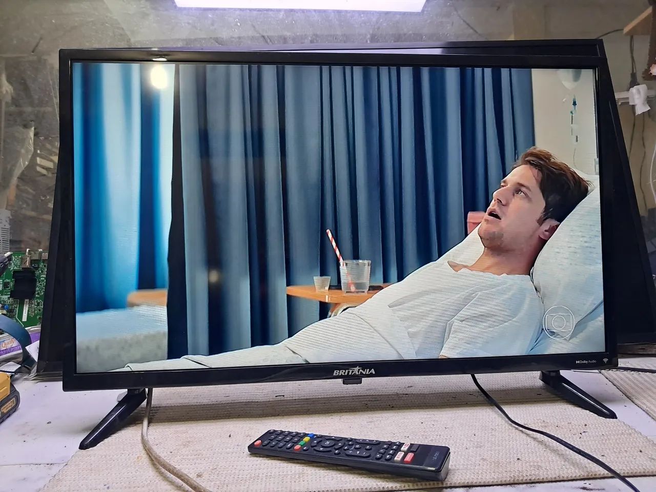 Tv Britânia 32" semi-nova - Foto 5