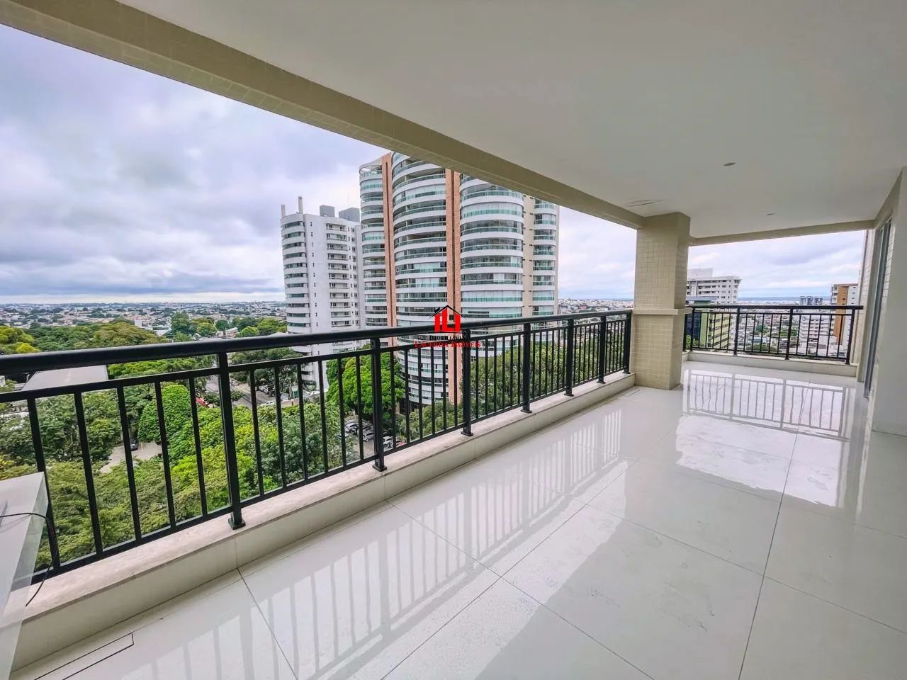 Apartamento no La Maison no Adrianopolis 220m² com 4 Suítes